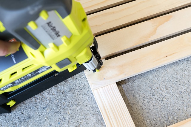 Nail gun